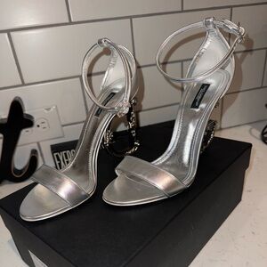 Brand: Dolce & Gabbana Size:40eu 10us Color:Silver/Chrome